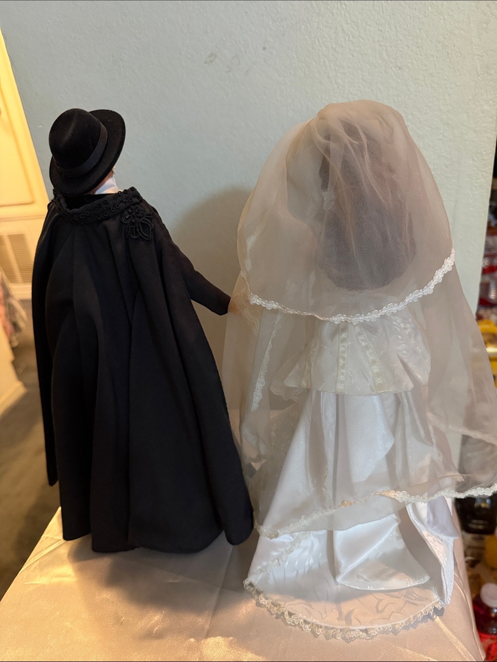 BARBIE & KEN IN PHANTOM OF THE OPERA COSTUMES - Picture 2 of 5